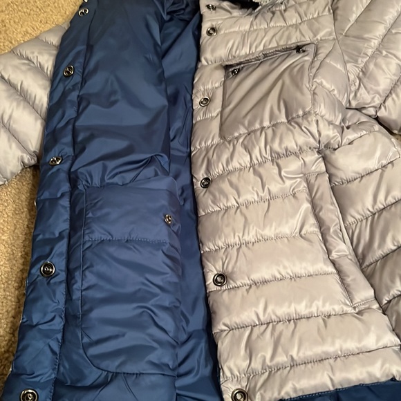 NWOT Women’s Zella reversible puffer jacket - Picture 5 of 8